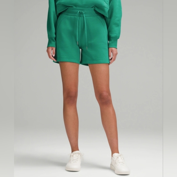 lululemon athletica Pants - Lululemon Scuba High-Rise Short 5" Women's Size 10 Cascadia Green